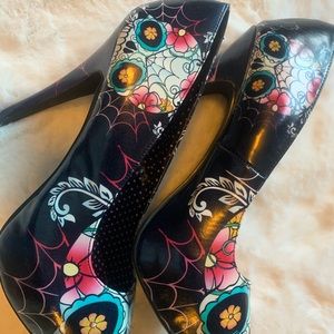 Too fast skull heels